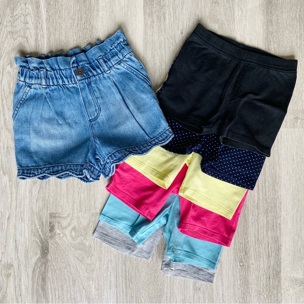 7 Pairs of GAP Shorts Size 3, 4, & 5 Years